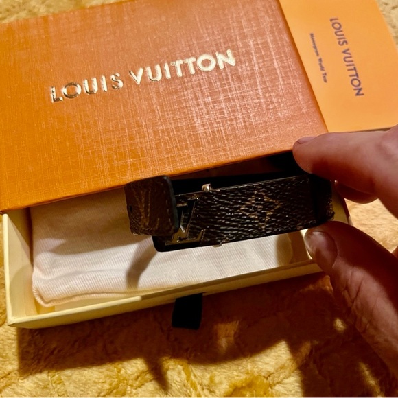 Authentic & like new unisex Louis Vuitton silver and Brown Leather Bracelet🇮🇹